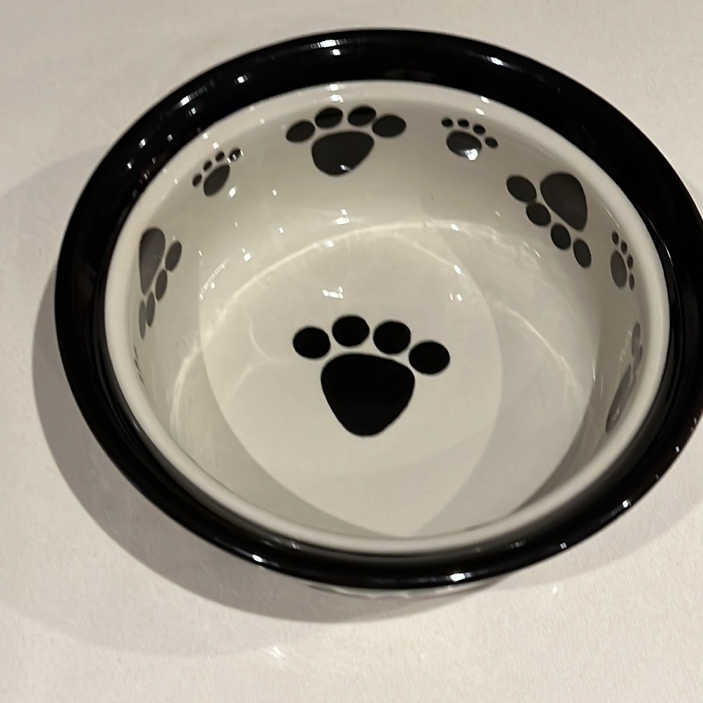 Brand new 🐾 Puppy paws dog food & water ceramic bowl dish. Great gift! - Picture 2 of 4